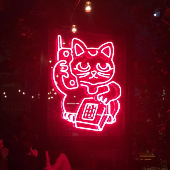 Meet your Posher, V - Picture 1 of 1